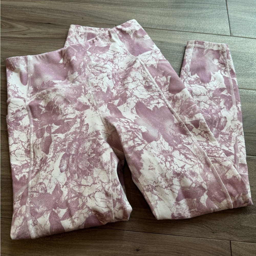 Purple and white patterned leggings